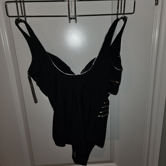 Alia One-Piece Tommy Control - Picture 3 of 6